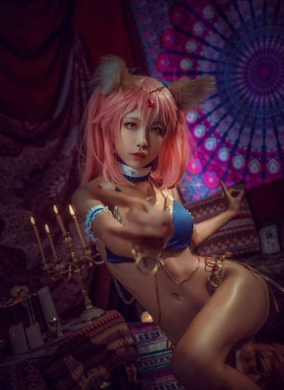 办公室扛起贵妇的美腿呻吟_BD韩语免费观看电视剧