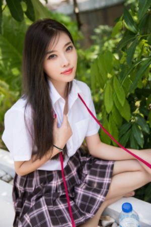 免费两男吃奶玩乳尖视频_1080P在线观看完整版