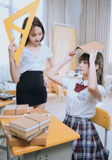 一女被两根凶猛挺进动态图_剧情片免费全集观看