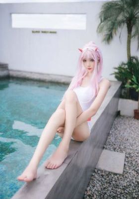 美女脱丝袜内裤胸罩视频_1080高清迅雷在线观看