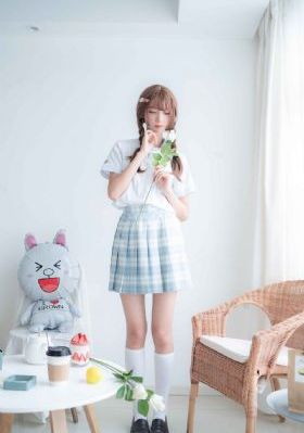 三男一女吃奶添下边_BD国语在线手机播放